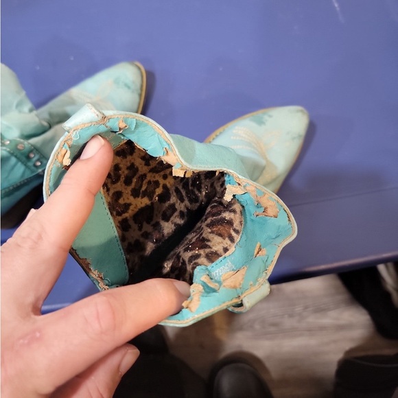 Very Volatile, Turquoise outer, animal print inner 8.5, READ DESCRIPTION! - Picture 6 of 6